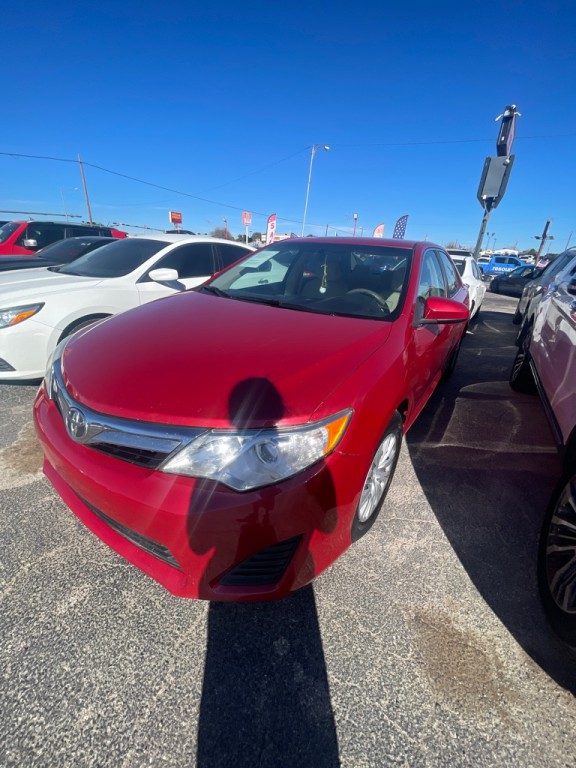 2014 Toyota Camry Image 1