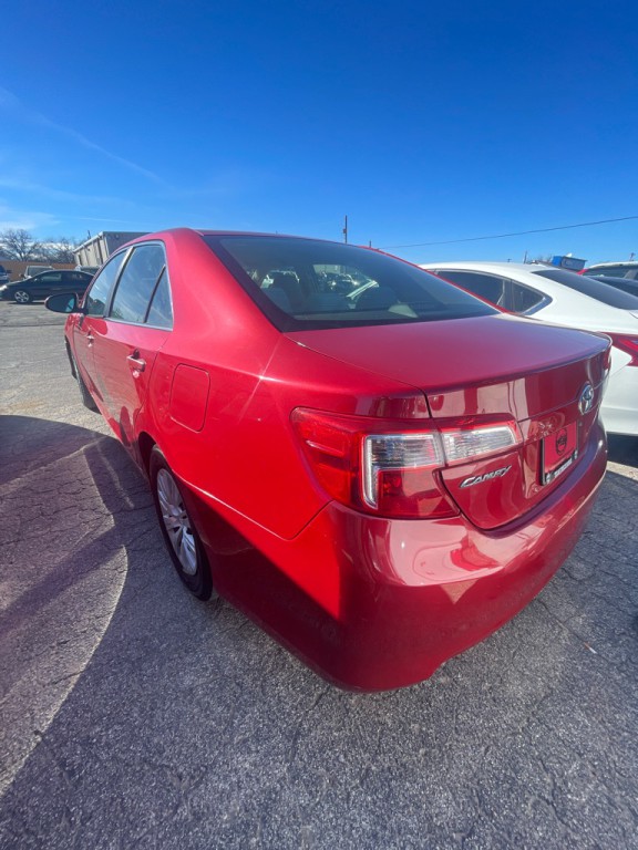 2014 Toyota Camry Image 4