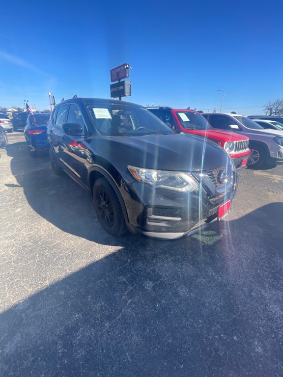 2017 Nissan Rogue Image 2