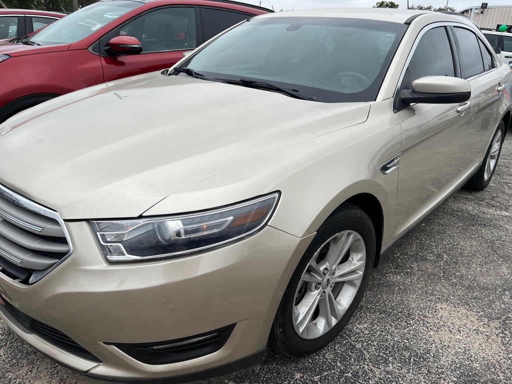 2017 Ford Taurus Image 1