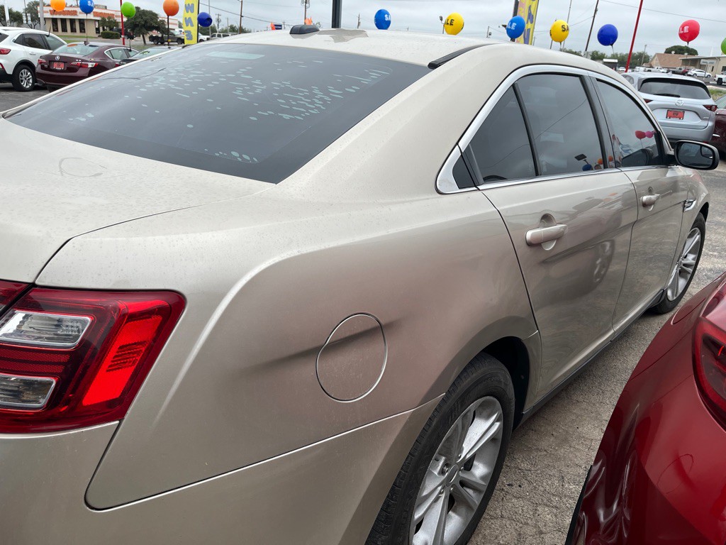 2017 Ford Taurus Image 3