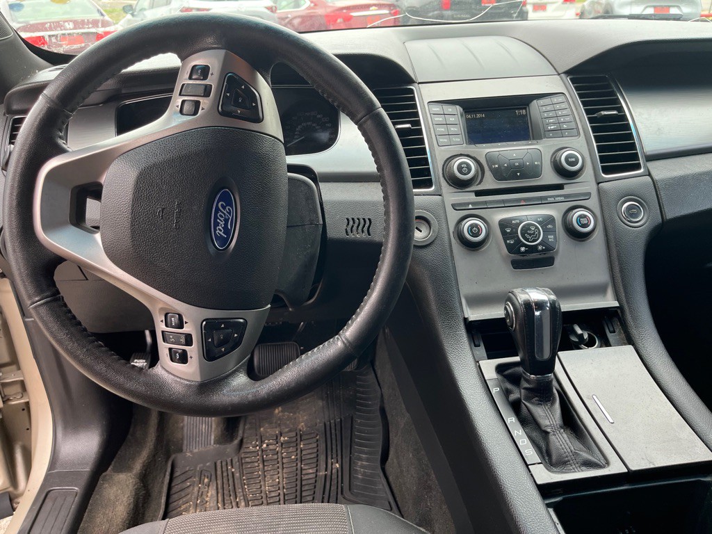 2017 Ford Taurus Image 6