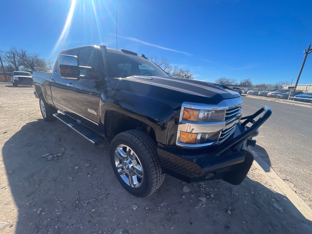 2017 Chevrolet Silverado 1500 Image 2
