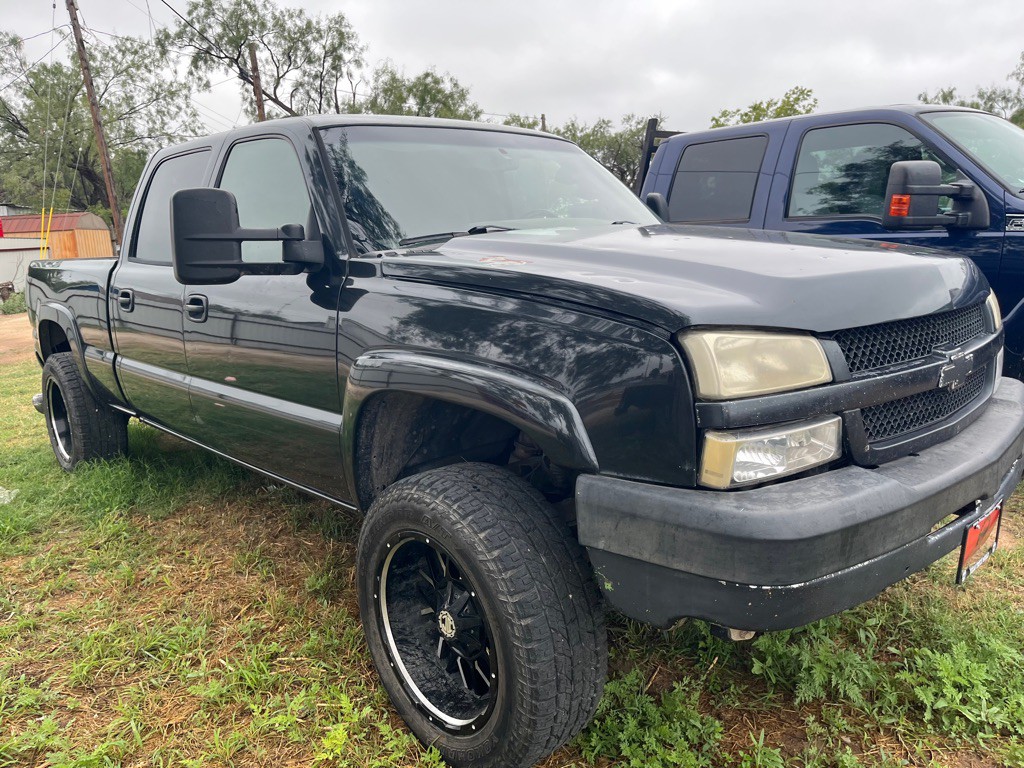2005 Chevrolet Silverado 1500 Image 2