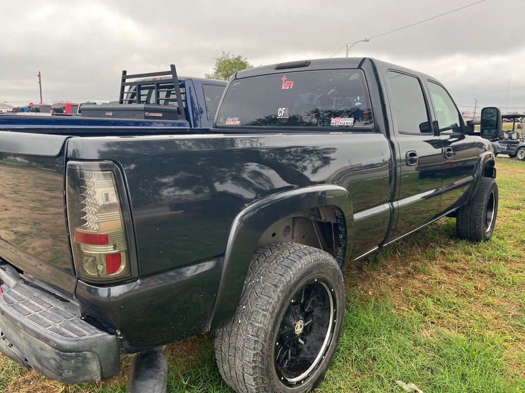 2005 Chevrolet Silverado 1500 Image 3