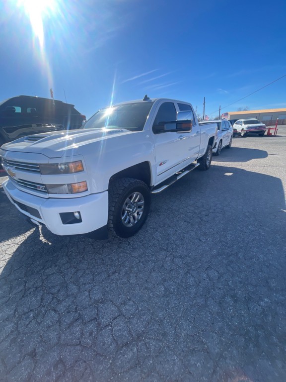 2019 Chevrolet Silverado 1500 Image 1