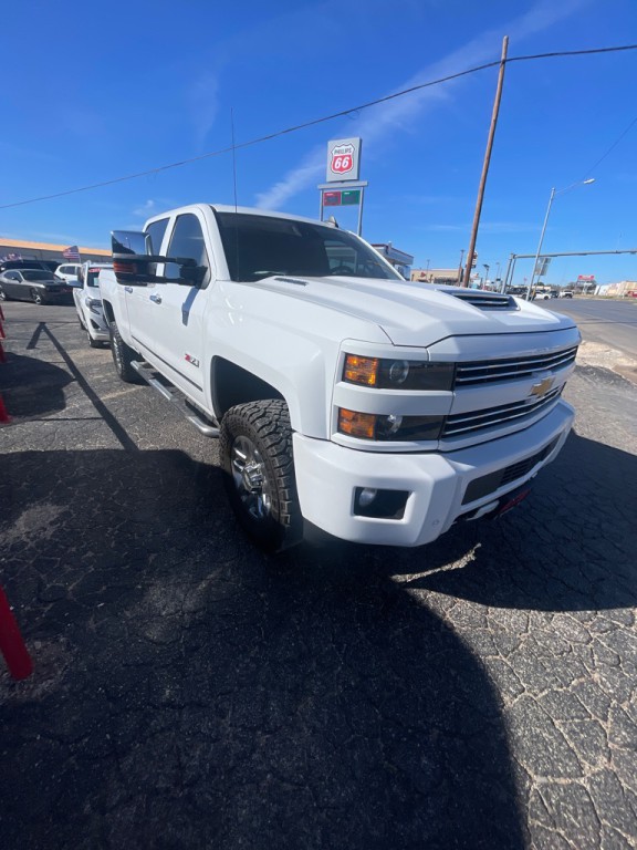 2019 Chevrolet Silverado 1500 Image 2