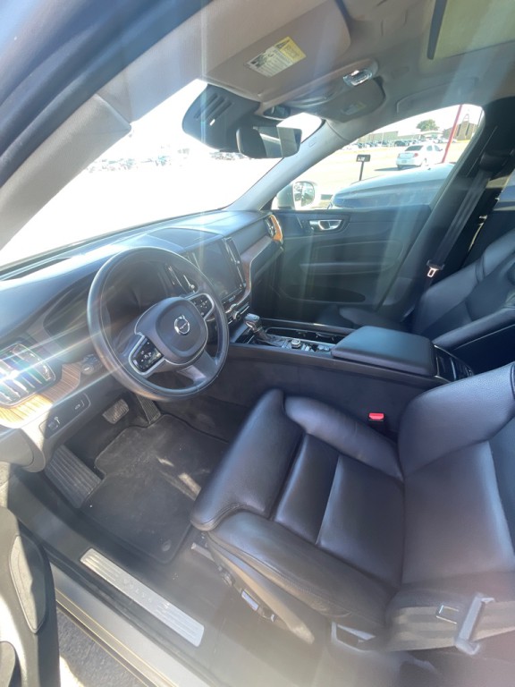 2020 Volvo XC60 Image 5