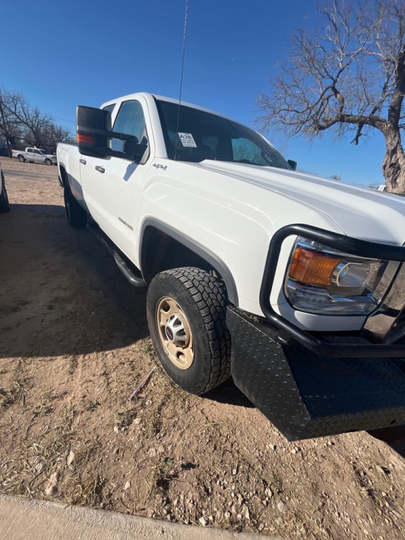 2019 GMC Sierra Image 2