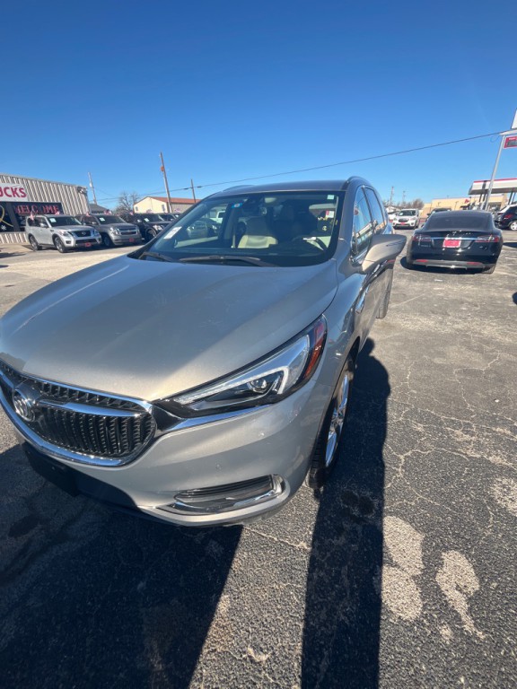 2018 Buick Enclave Image 1