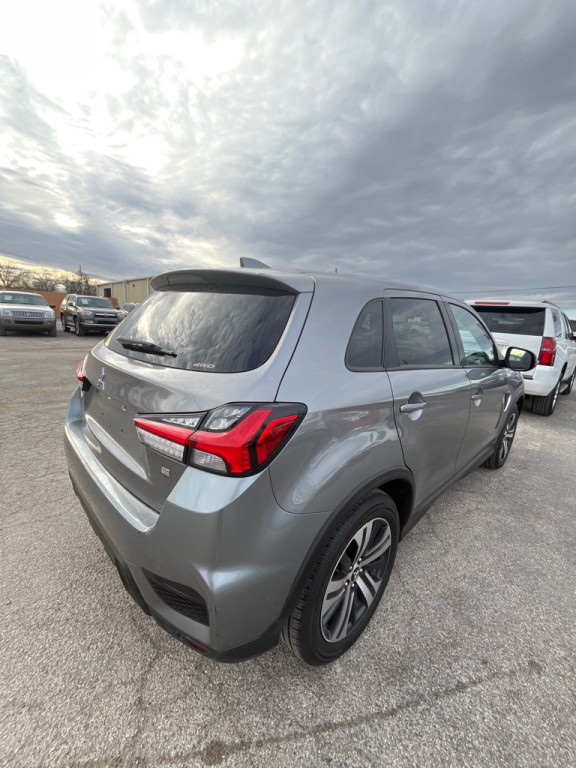 2020 Mitsubishi Outlander Image 3