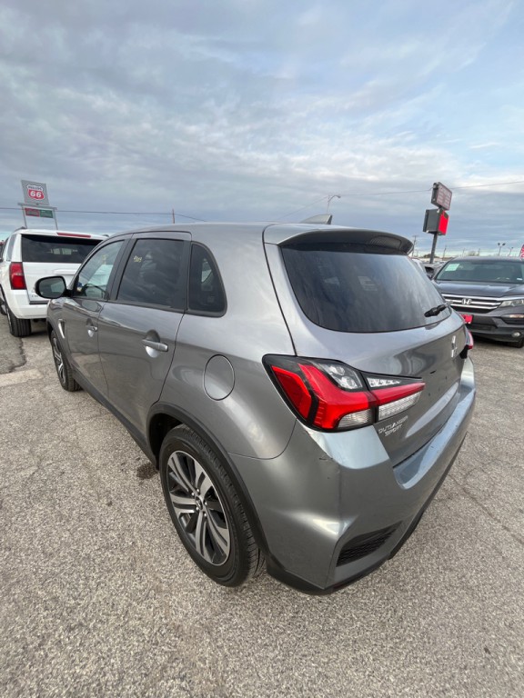 2020 Mitsubishi Outlander Image 4