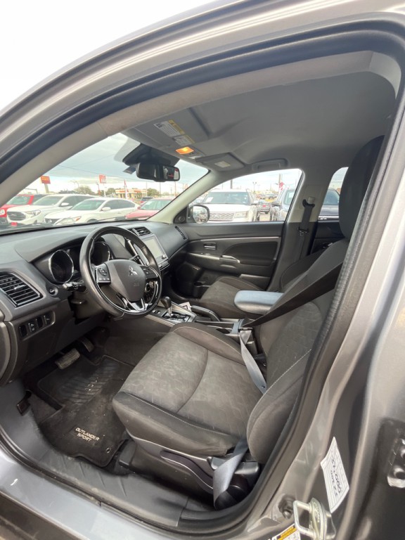 2020 Mitsubishi Outlander Image 5