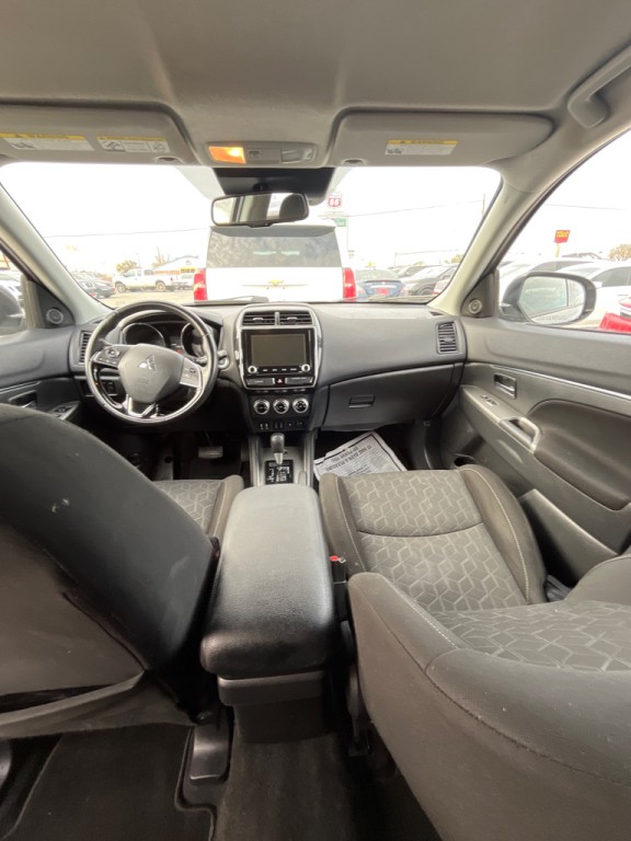 2020 Mitsubishi Outlander Image 6