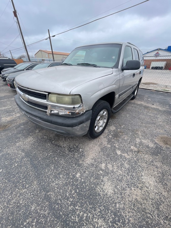 2004 Chevrolet Tahoe Image 1