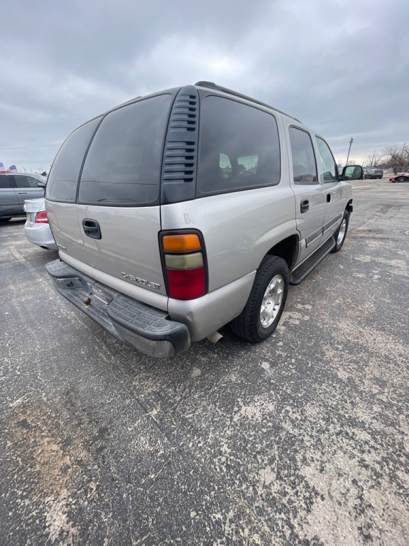 2004 Chevrolet Tahoe Image 3