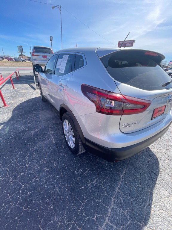 2022 Nissan Rogue Image 4