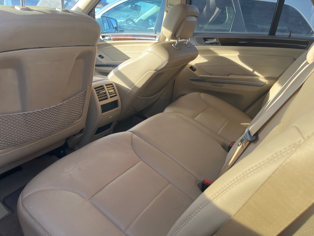 2011 Mercedes-Benz M-Class Image 9