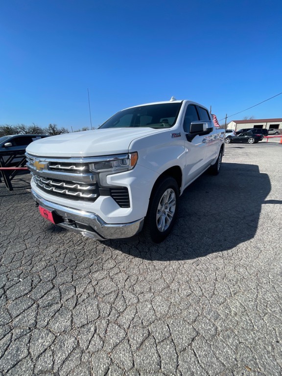 2022 Chevrolet Silverado 1500 Image 1