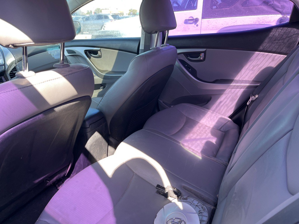 2013 Hyundai Elantra Image 9