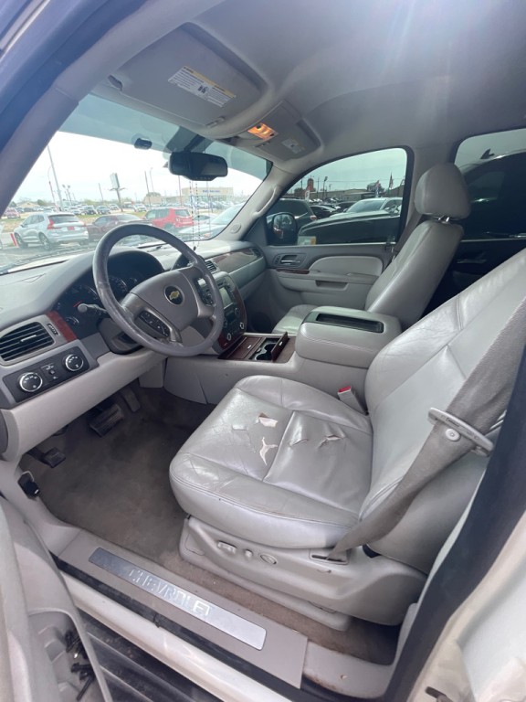 2012 Chevrolet Avalanche Image 5