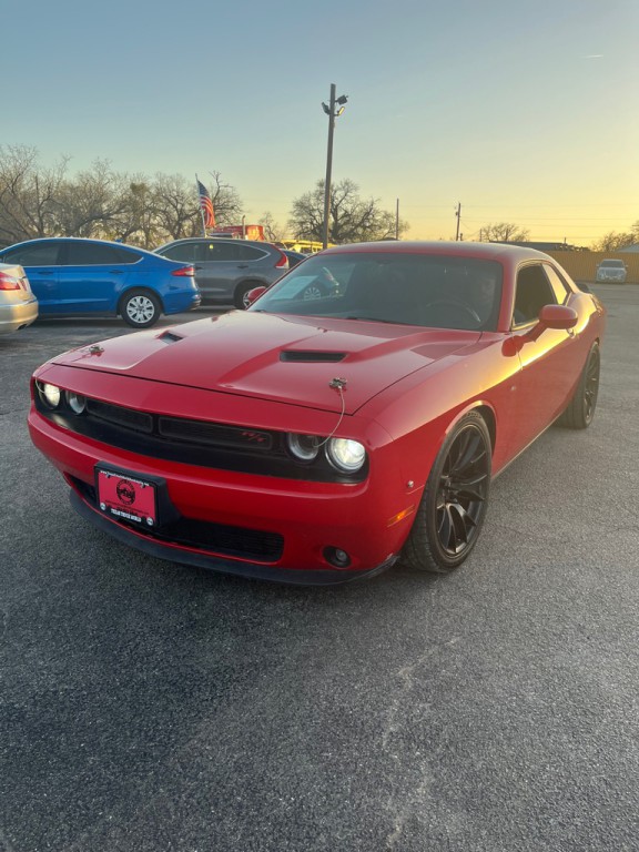 2015 Dodge Challenger Image 1