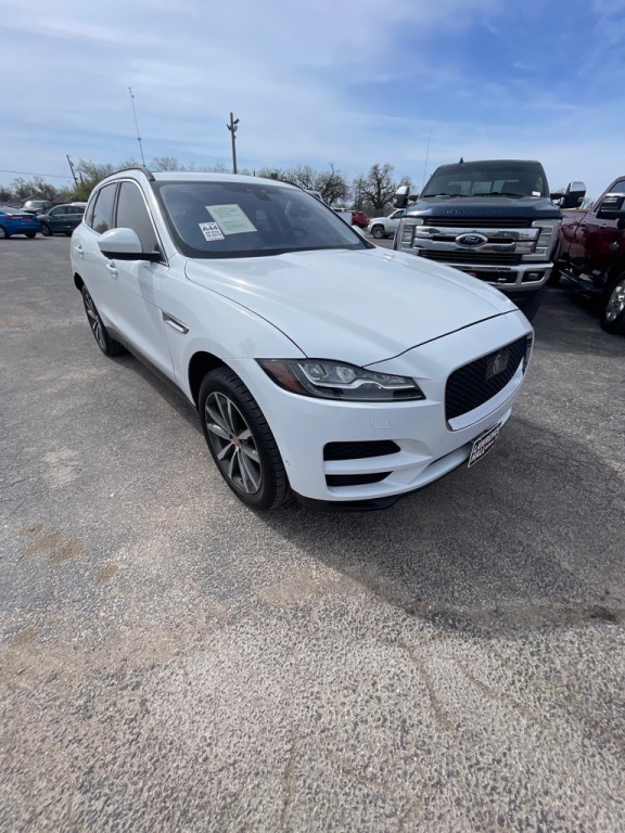 2019 Jaguar F-PACE Image 2
