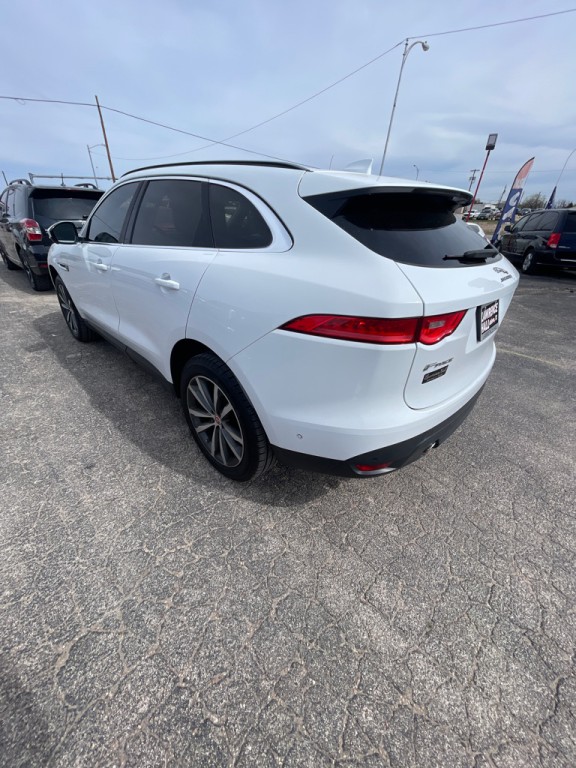 2019 Jaguar F-PACE Image 4
