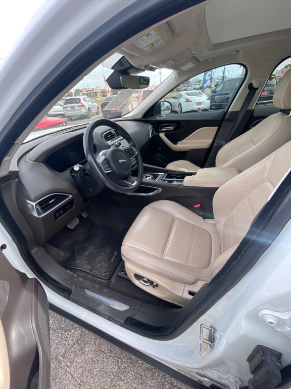 2019 Jaguar F-PACE Image 5