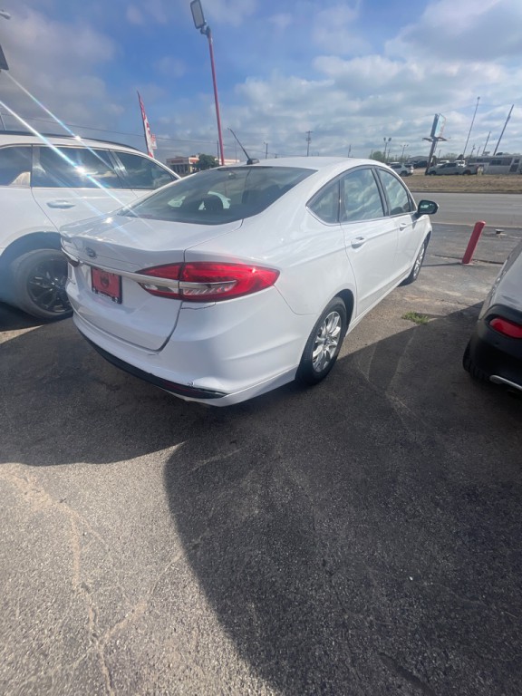 2017 Ford Fusion Image 3