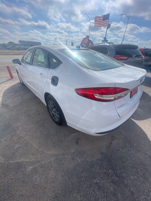 2017 Ford Fusion Image 4