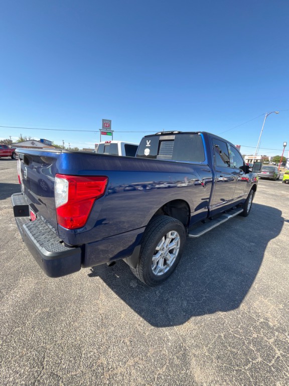 2018 Nissan Titan Image 6