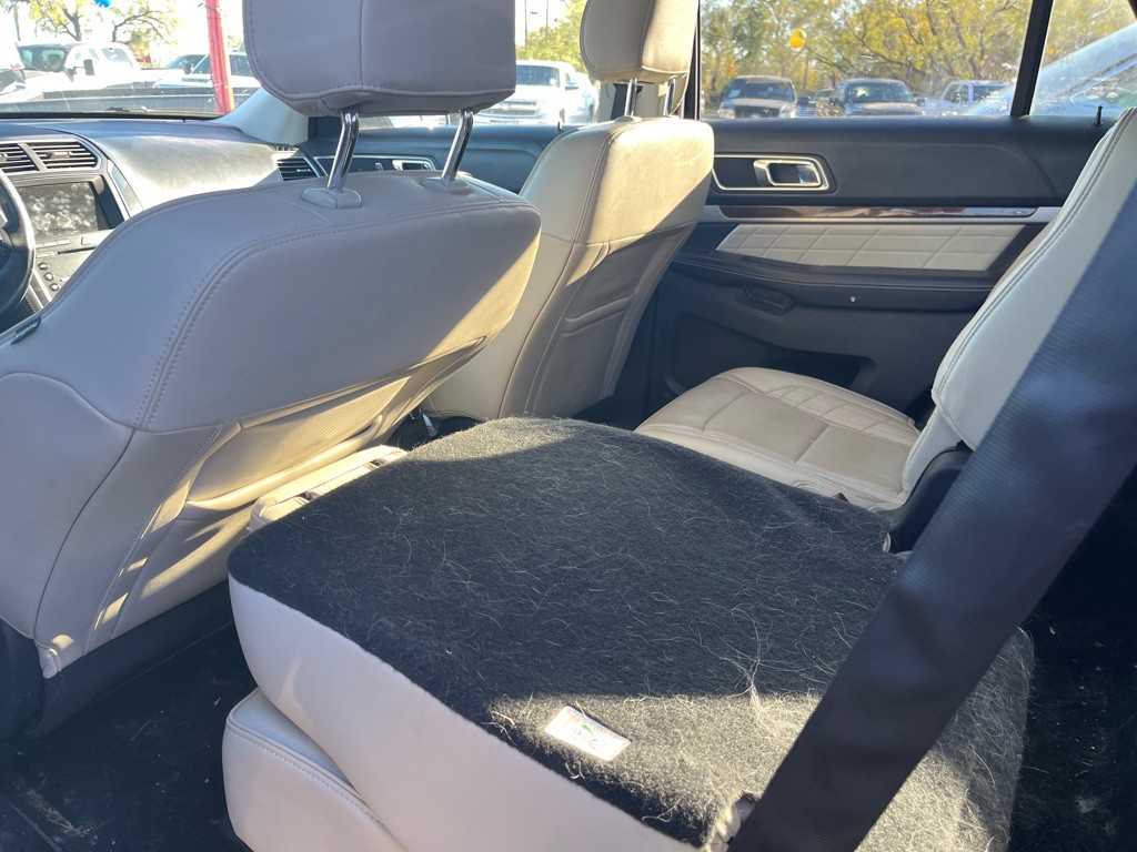 2016 Ford Explorer Image 9