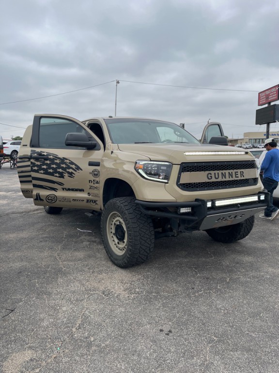 2017 Toyota Tundra Image 1