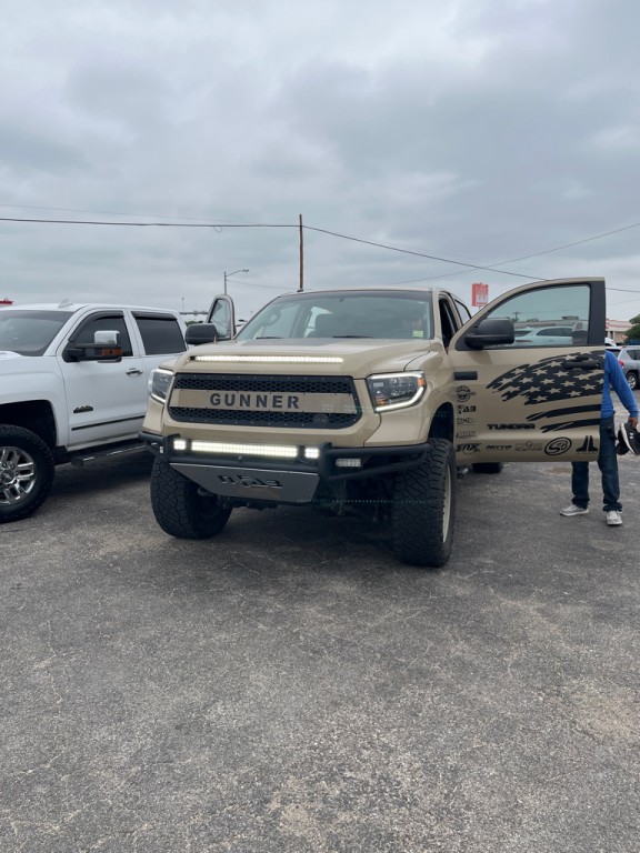 2017 Toyota Tundra Image 2