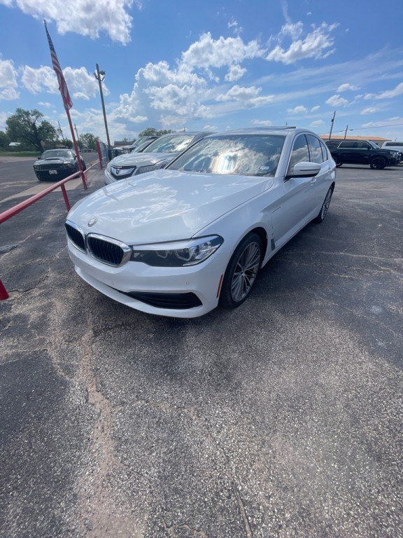 2019 BMW 5 Series Image 1