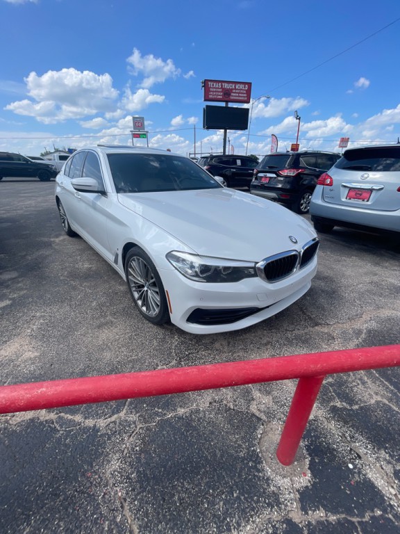 2019 BMW 5 Series Image 2