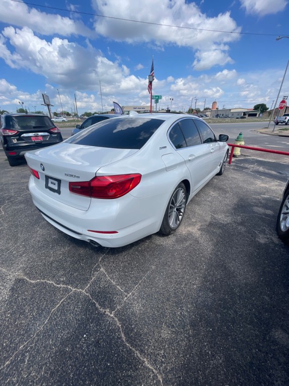 2019 BMW 5 Series Image 3