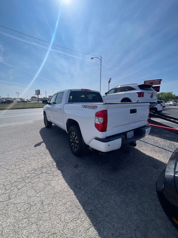 2015 Toyota Tundra Image 4