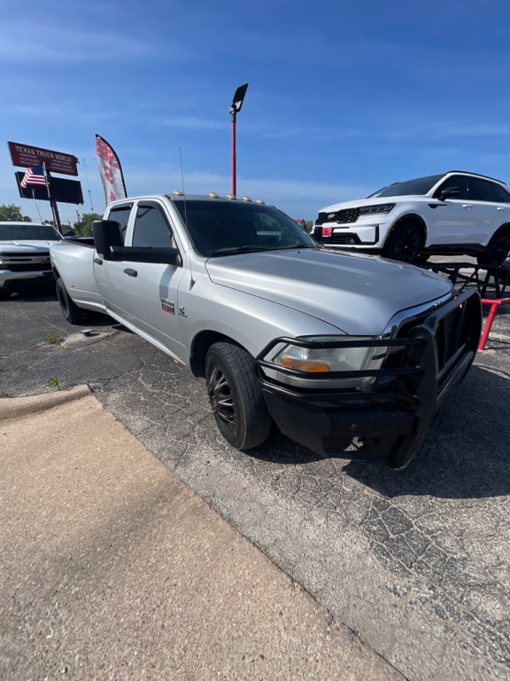 2012 Dodge Ram 3500 Image 2