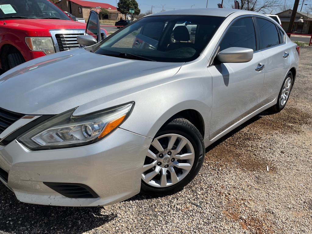 2016 Nissan Altima Image 1