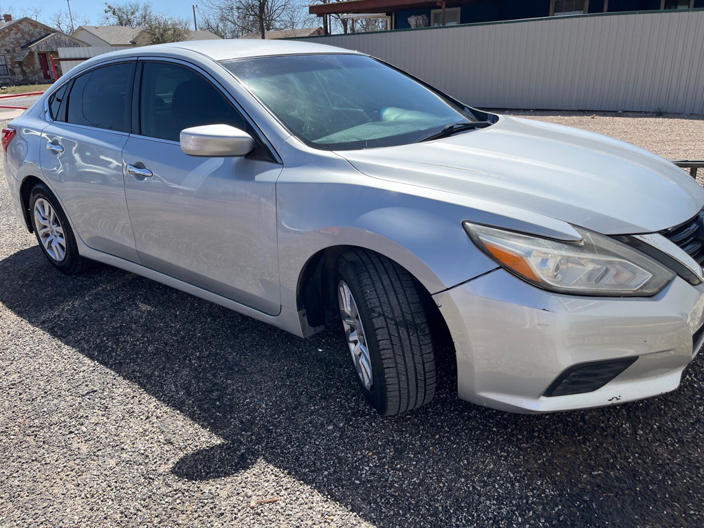 2016 Nissan Altima Image 2