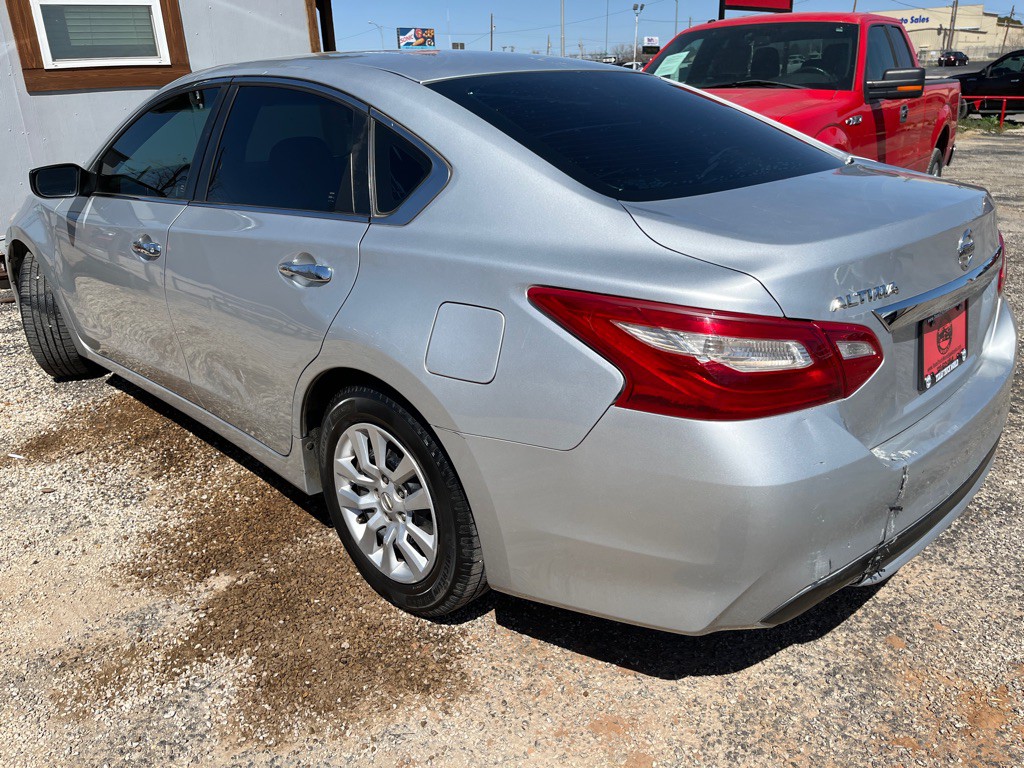 2016 Nissan Altima Image 4