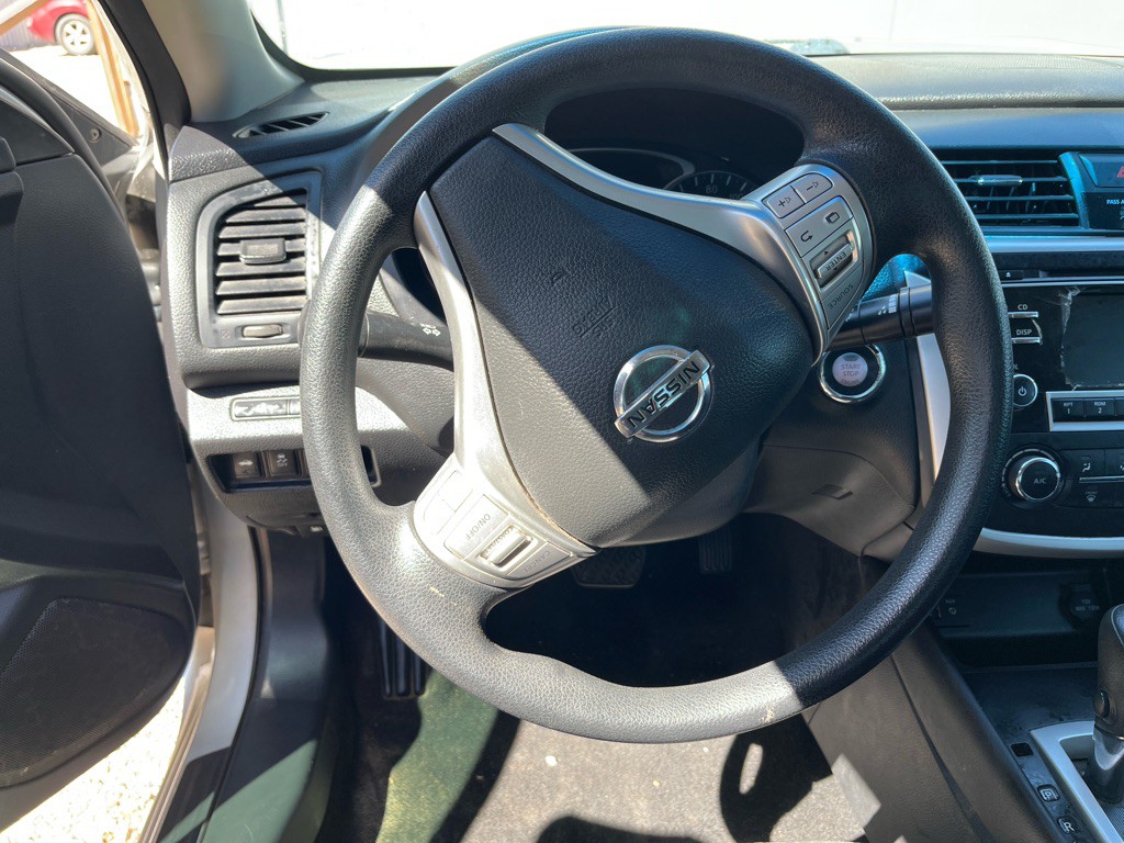 2016 Nissan Altima Image 6