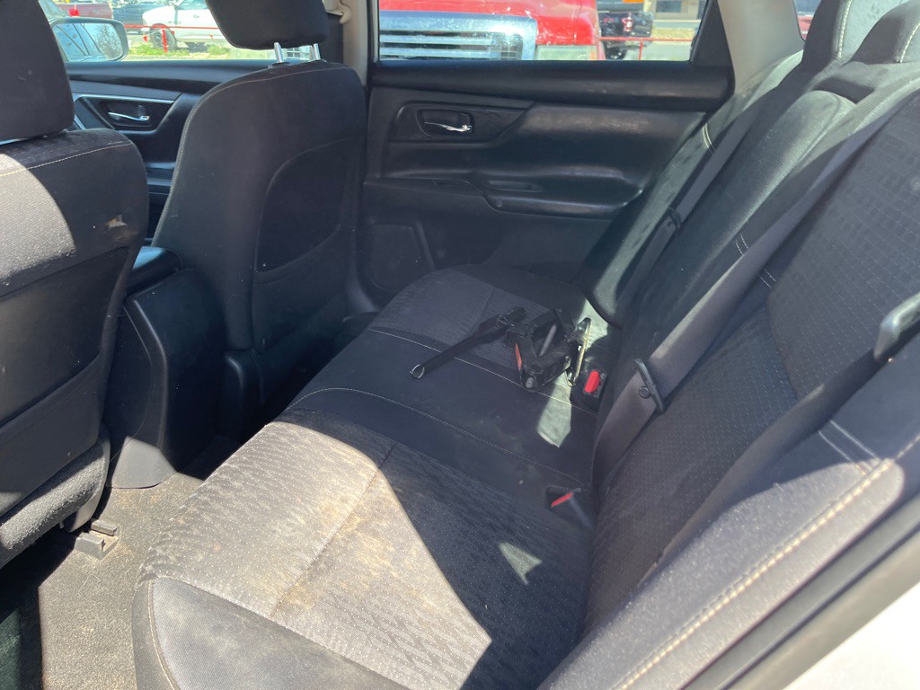 2016 Nissan Altima Image 8