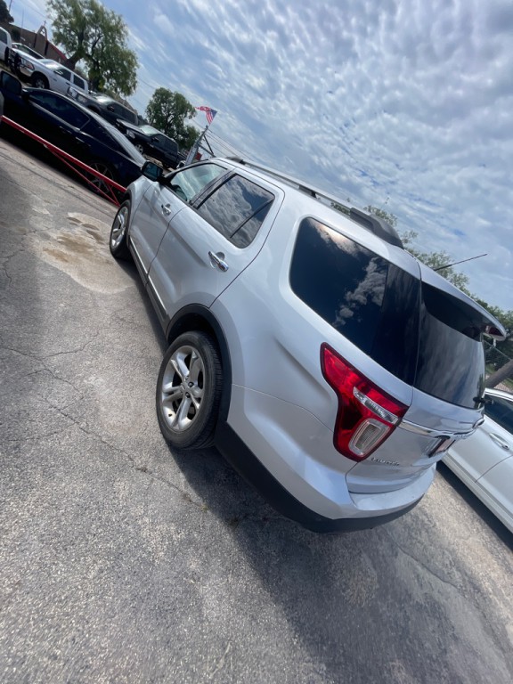 2015 Ford Explorer Image 4