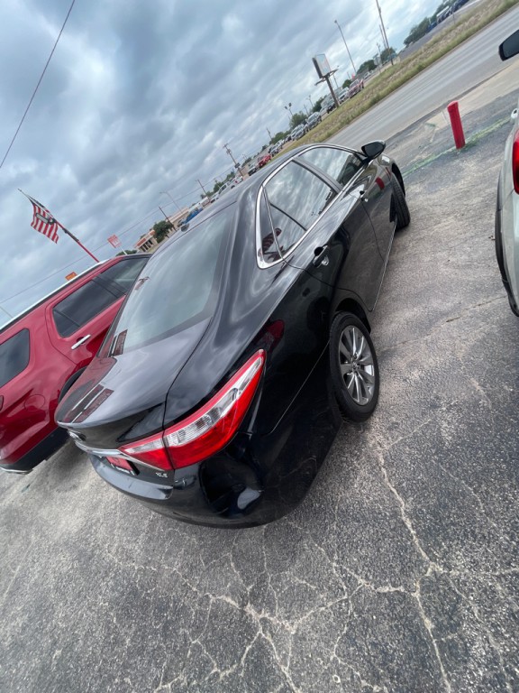 2016 Toyota Camry Image 3