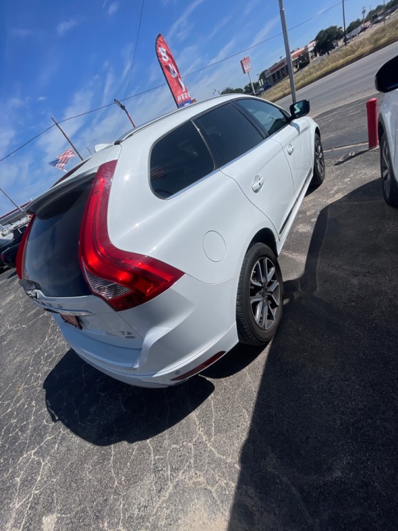 2017 Volvo XC60 Image 3
