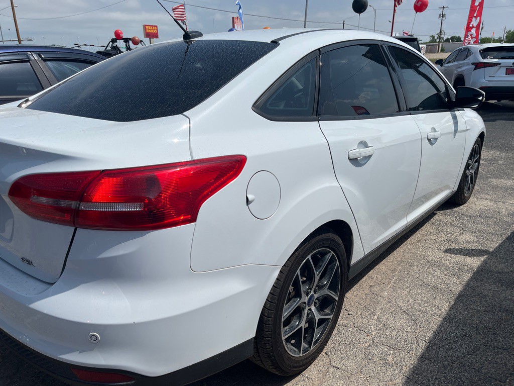 2017 Ford Focus Image 3
