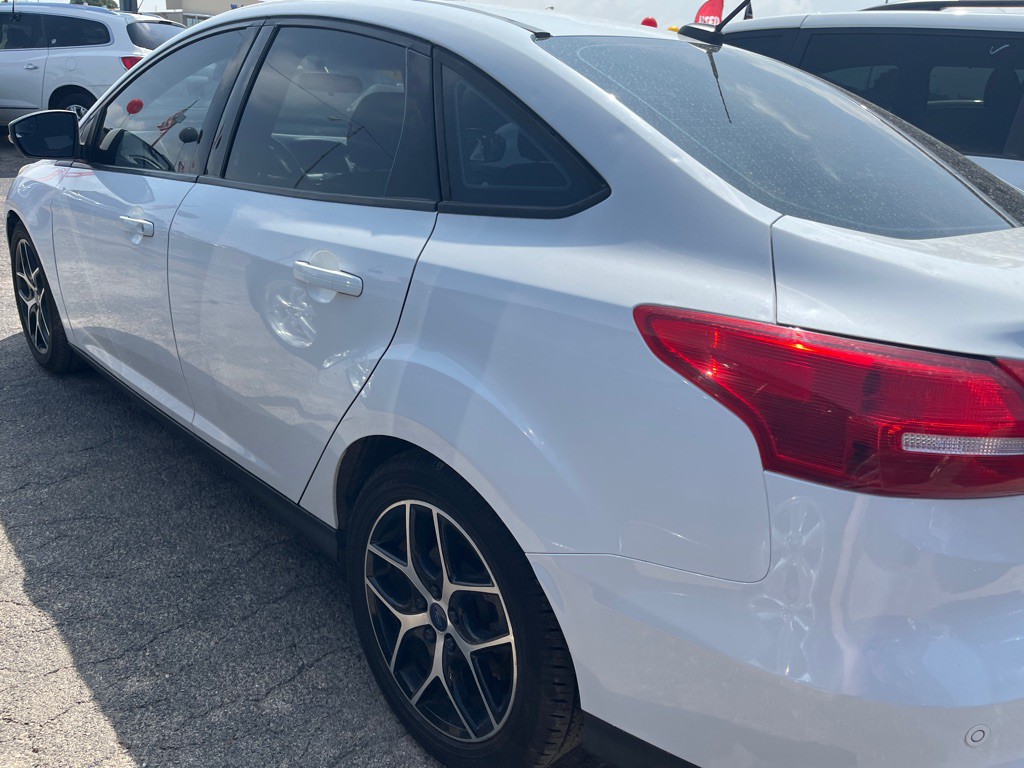 2017 Ford Focus Image 4